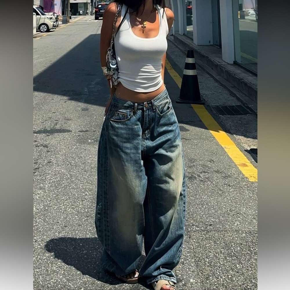 Dark Blue Denim Wide-Leg Jeans with distressed detail medium - Picture 2 of 9
